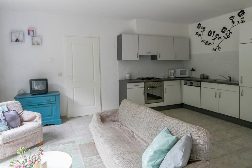 Knus Tuin-Appartement Vlakbij Nijmegen Voor 2 Personen 몰렌호크 외부 사진